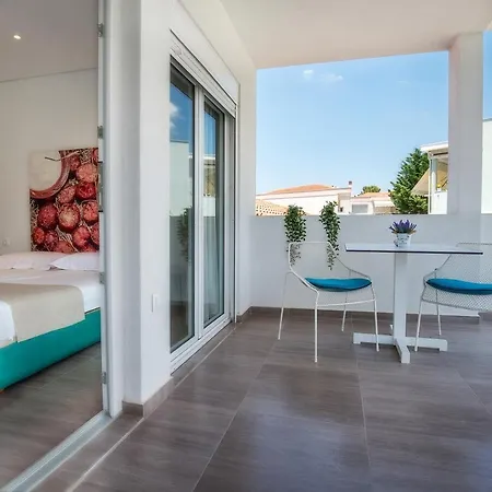 Studio Central Country house Potos